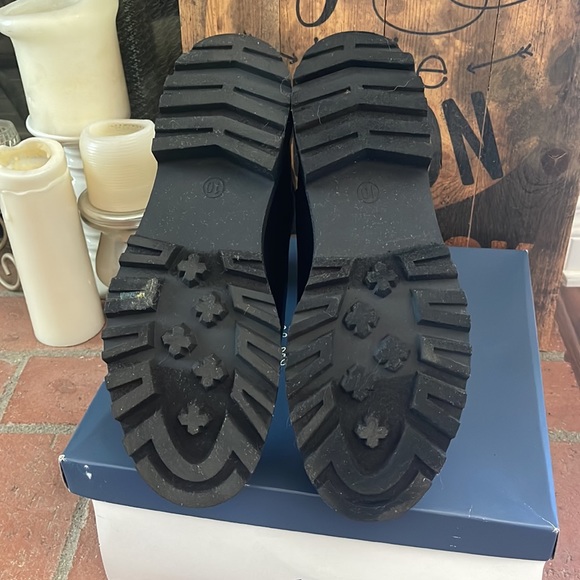 Bell Booties - Picture 3 of 4